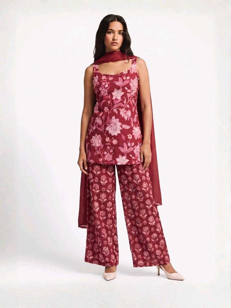 Nishorama Jhil-Mil Deep Back Kurti Set