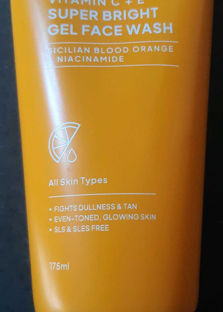 Vitamin C+E Super Bright Gel Face Wash