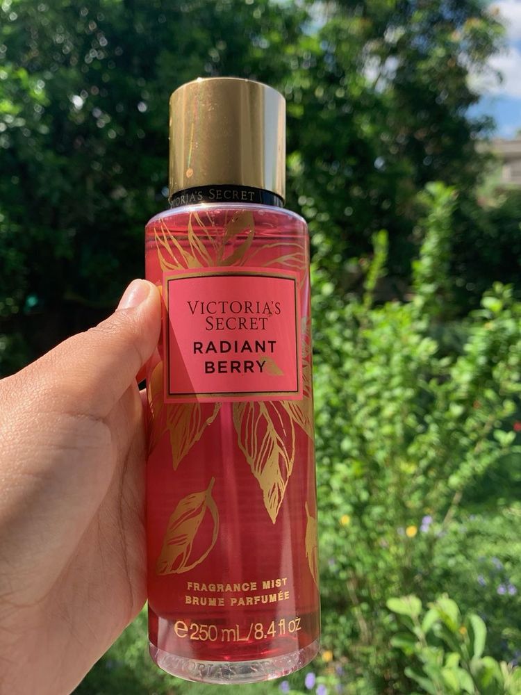 Victoria's Secret Radiant Berry Mist