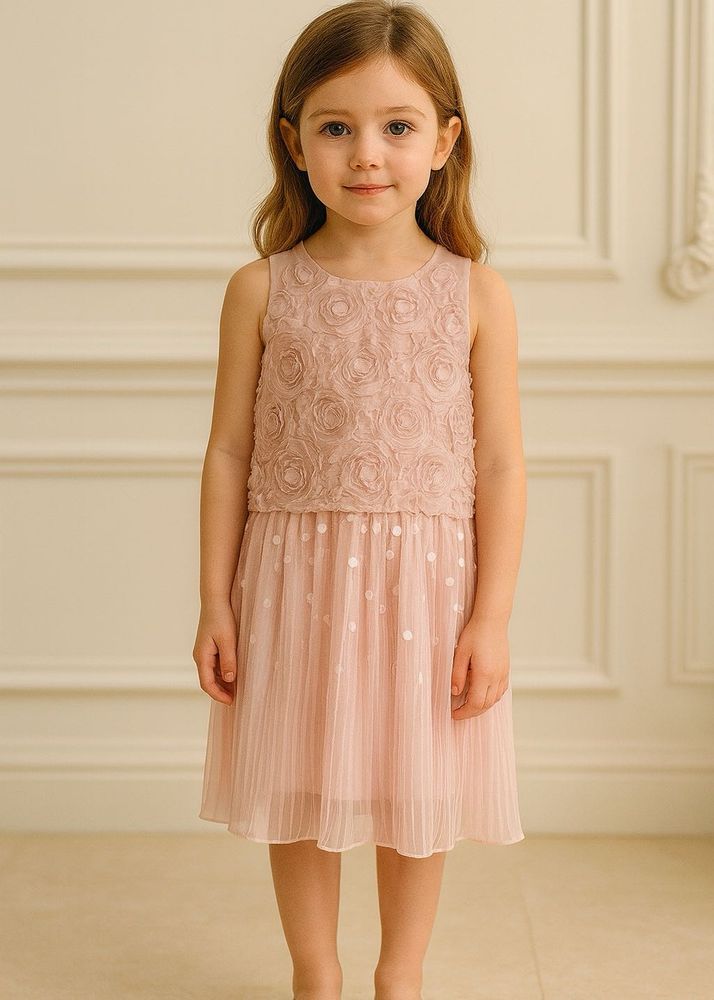 Comb Of  Girls Dress