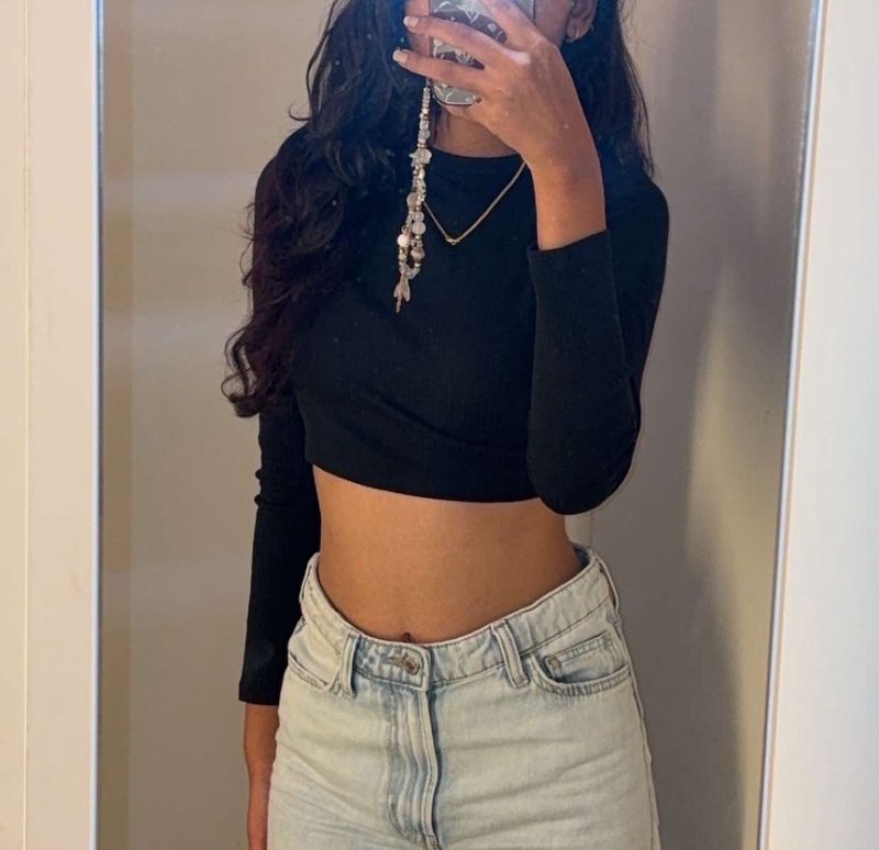Black Ribbed Long Sleeve Crop Top