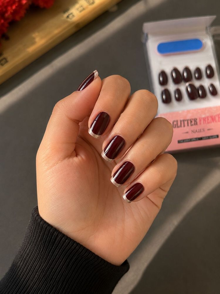 3 Piece Glossy Press-On Nail Set
