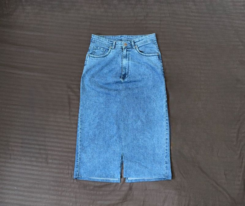 Denim skirt -like new
