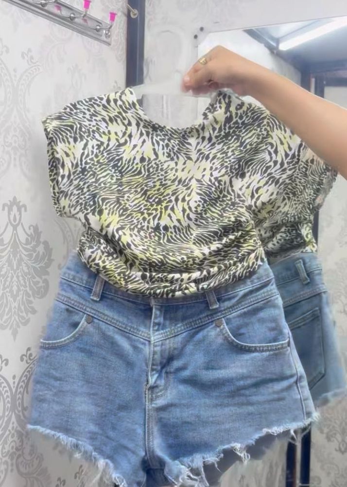 Stylish Animal Print Top &amp; Denim Shorts Set