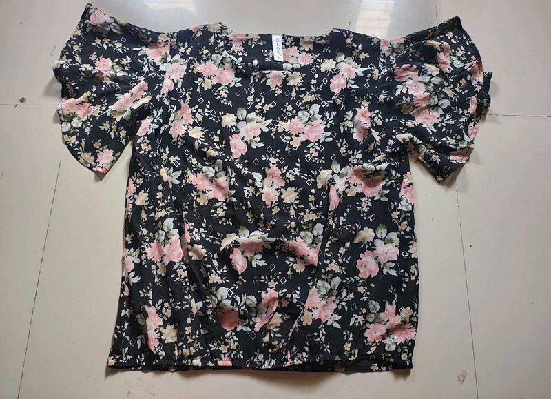 Floral Print Puff Sleeve Top