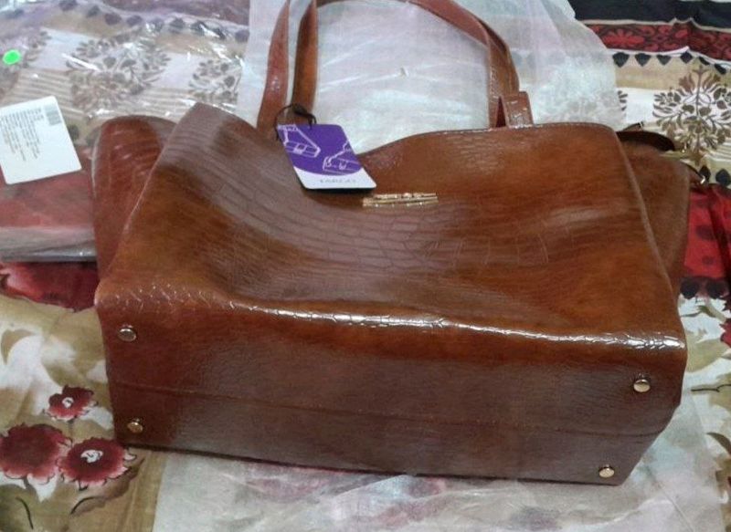 Fargo Shoulder Bag .🤎🤎