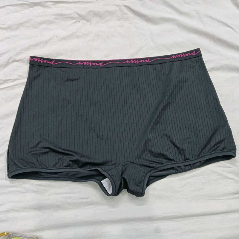 ⭐⭐Comfortable Ribbed Boy Shorts