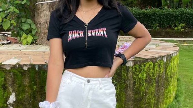 Graphic Crop Top