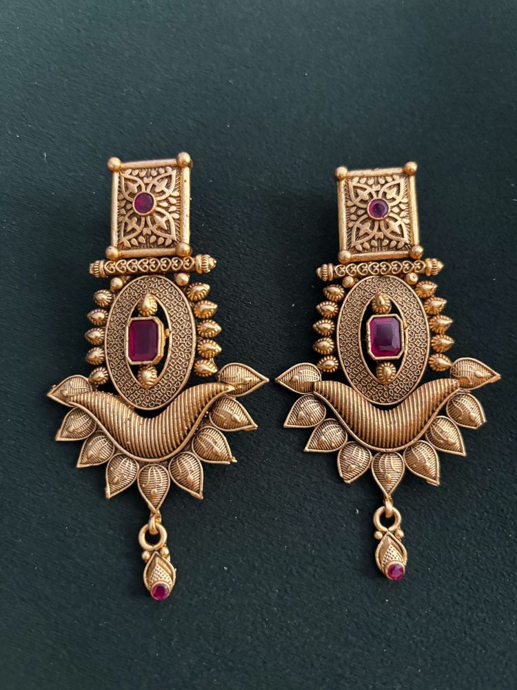 Exquisite Antique Gold Earrings with Ruby Stones