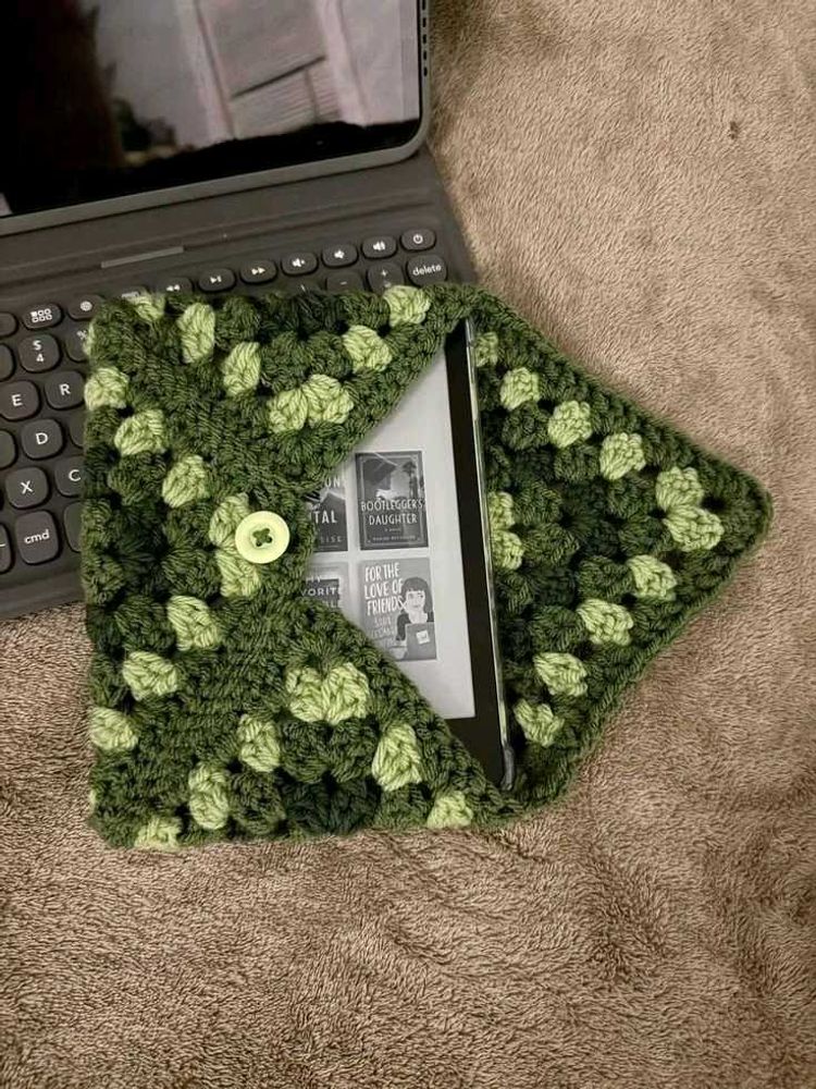 Crochet E-Reader/Tablet Sleeve