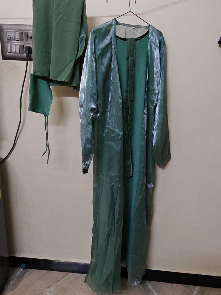Elegant Abaya Set in Green