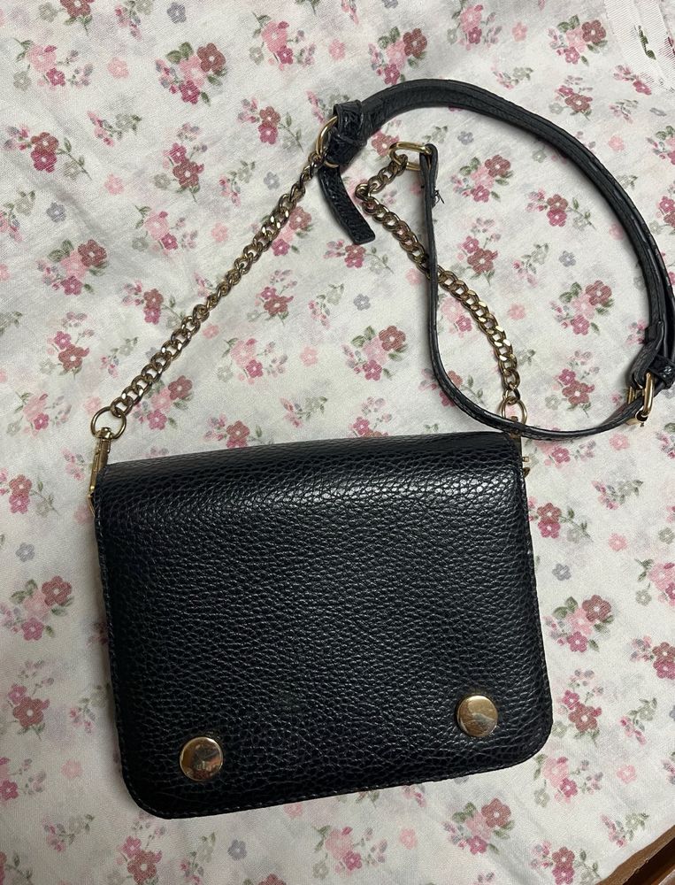 Dressberry Black Crossbody Bag