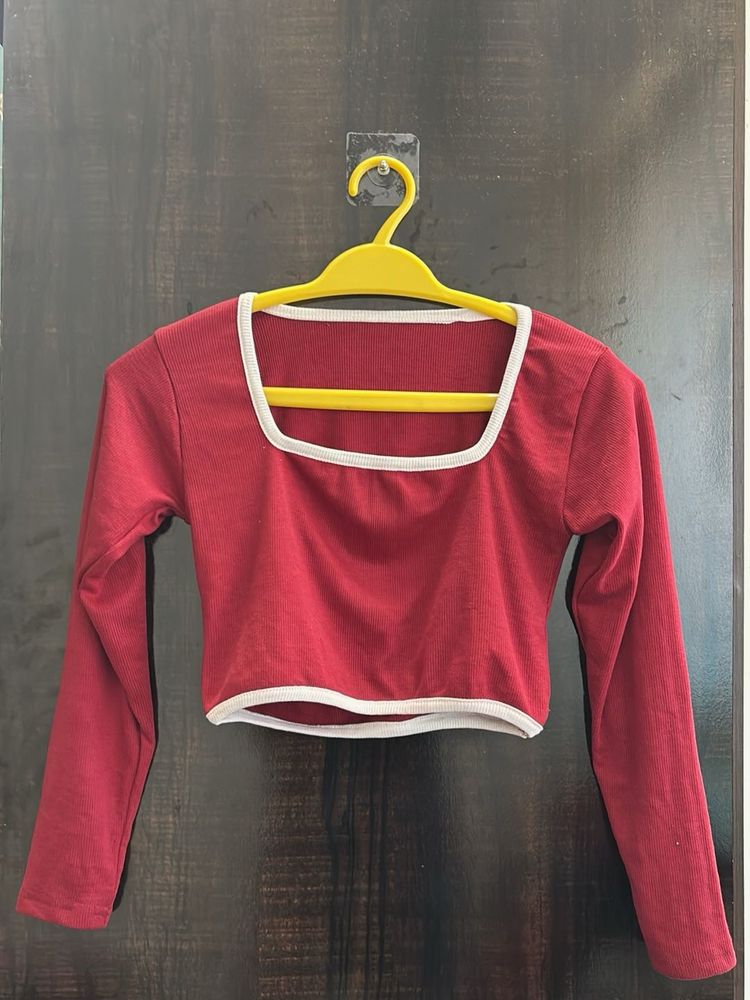 Chic Red Long Sleeve Crop Top