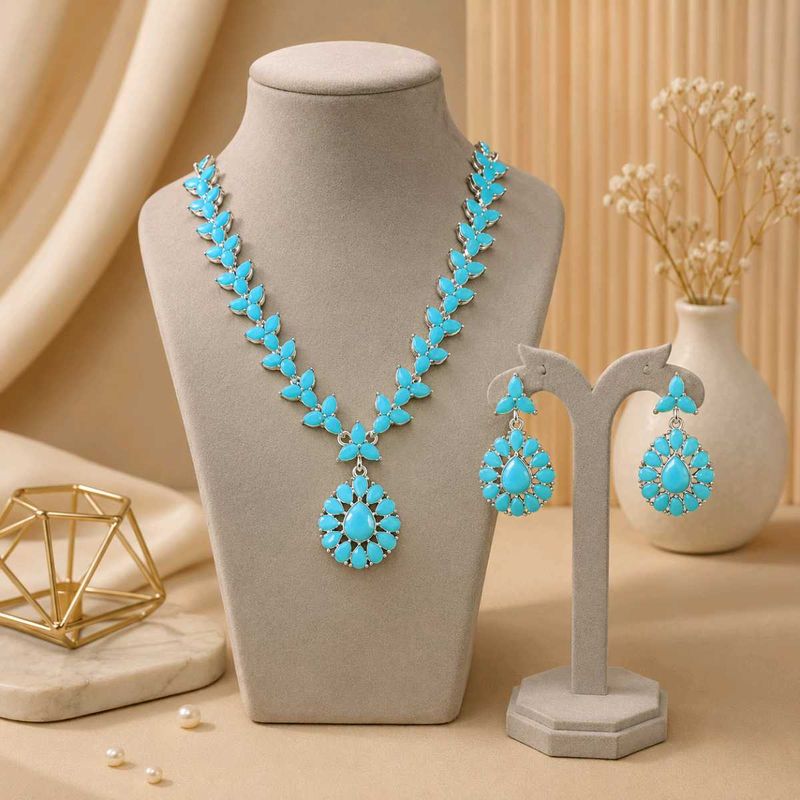 Stunning Turquoise Necklace &amp; Earrings Set