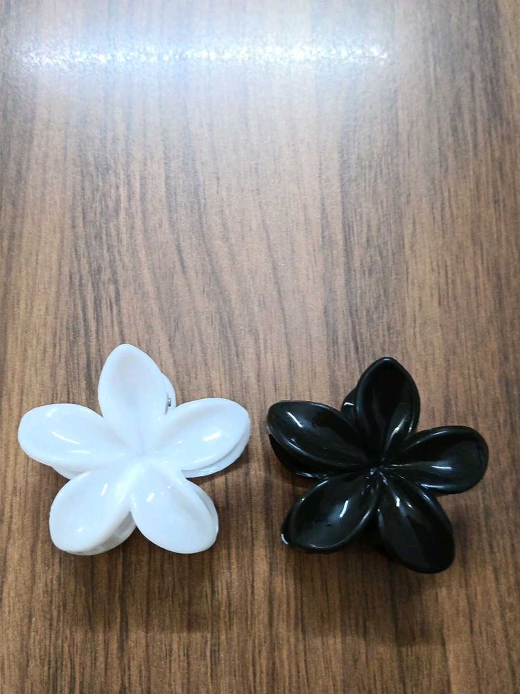 Flower Hair Clips (Black &amp; White)