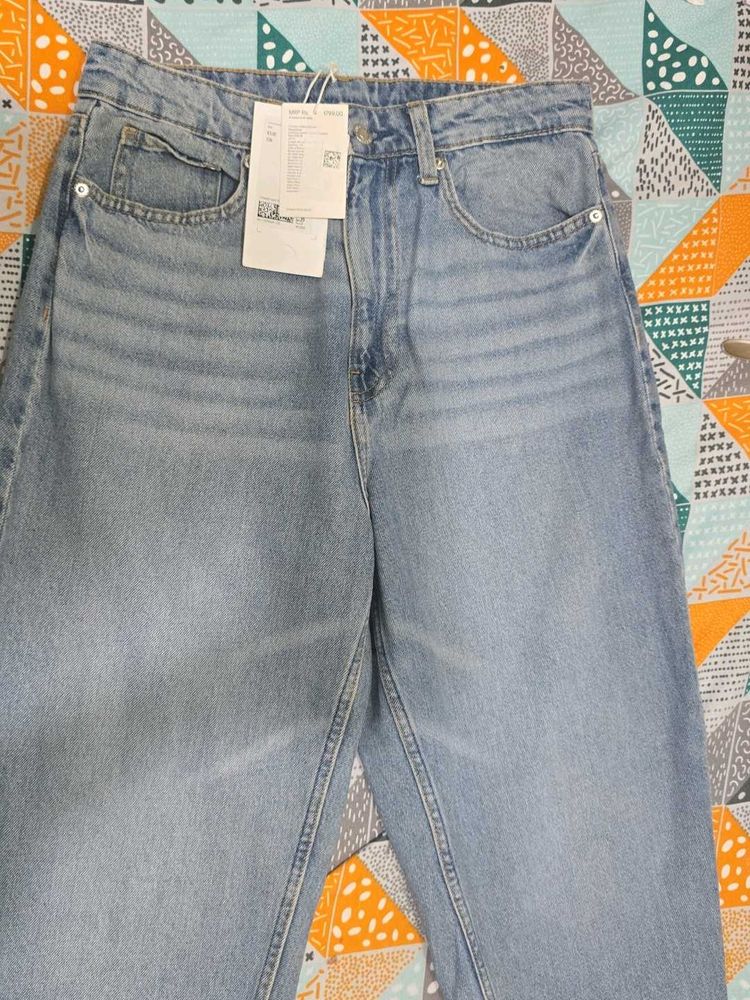 H&amp;M Mom Jeans Light Wash Denim with T