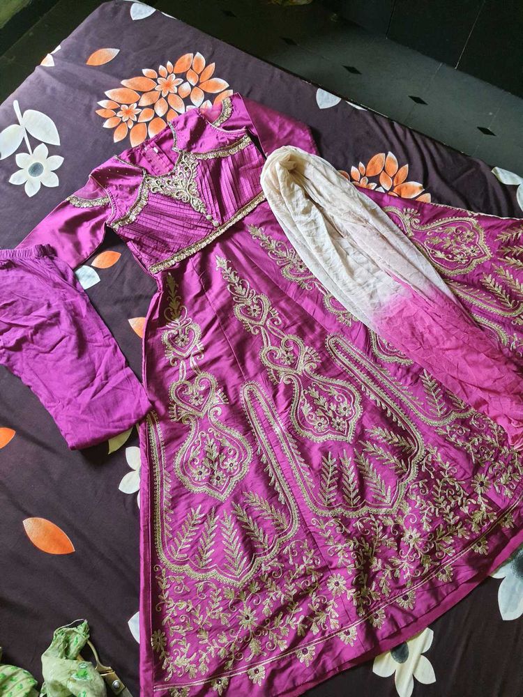 Embroidered Magenta Kurta Set