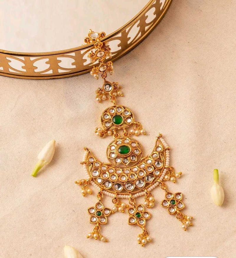 nykaa fashion by azai Elegant Kundan Maang Tikka