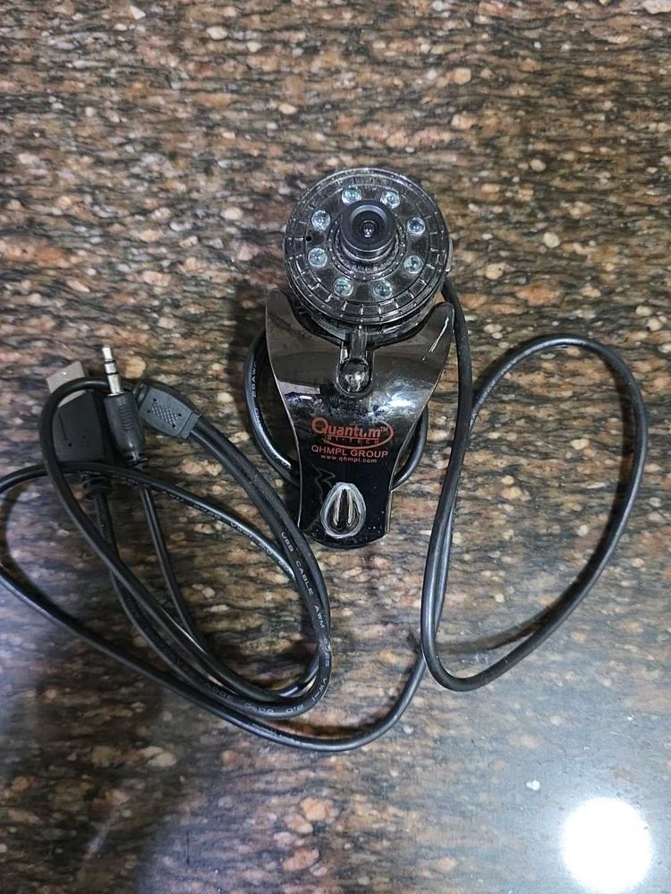 Quantum Webcam with LED Lights and microphone