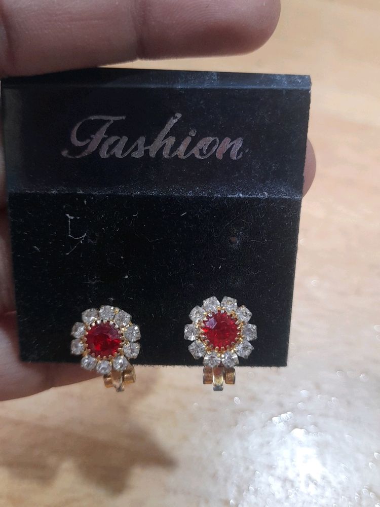 Ear Ring Piercing Is Not Needed To Wear This Earrings..