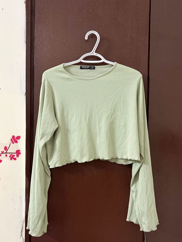 Cute Light Green Cropped Long Sleeve Top