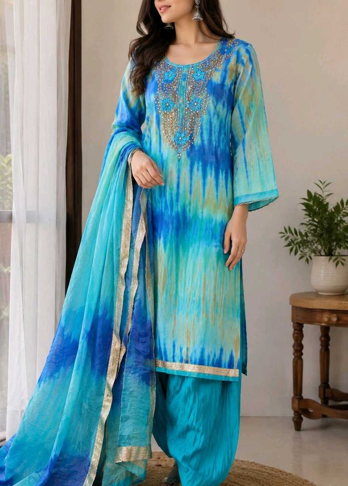 Stunning Blue Tie-Dye Kurta Set with Dupatta