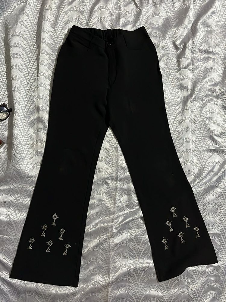 Stylish y2k Black Flare Pants with Embroidery