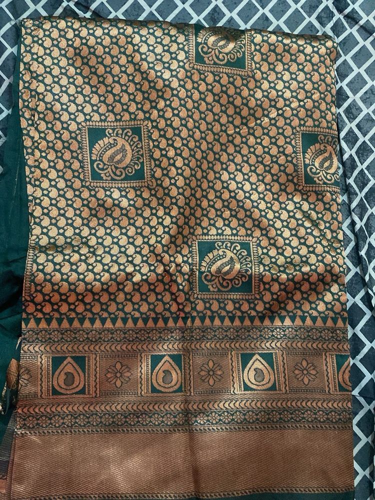Exquisite Green &amp; Gold Saree