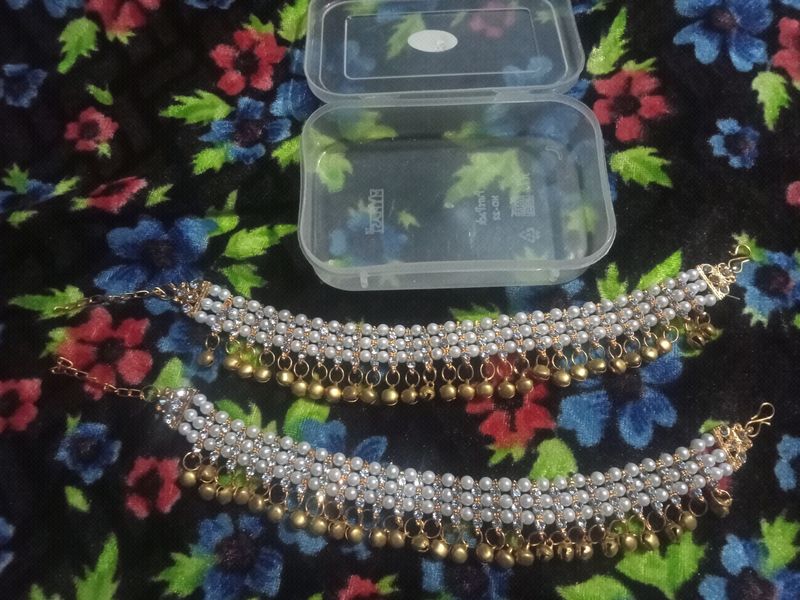 Anklet