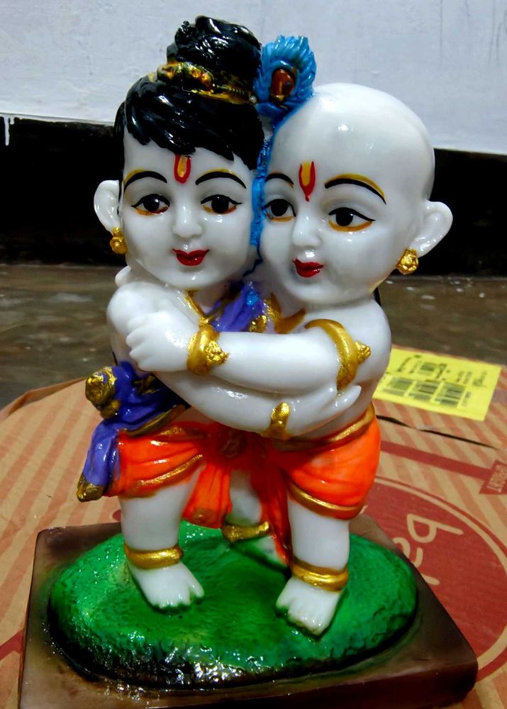Cute Krishna Sudama Statue