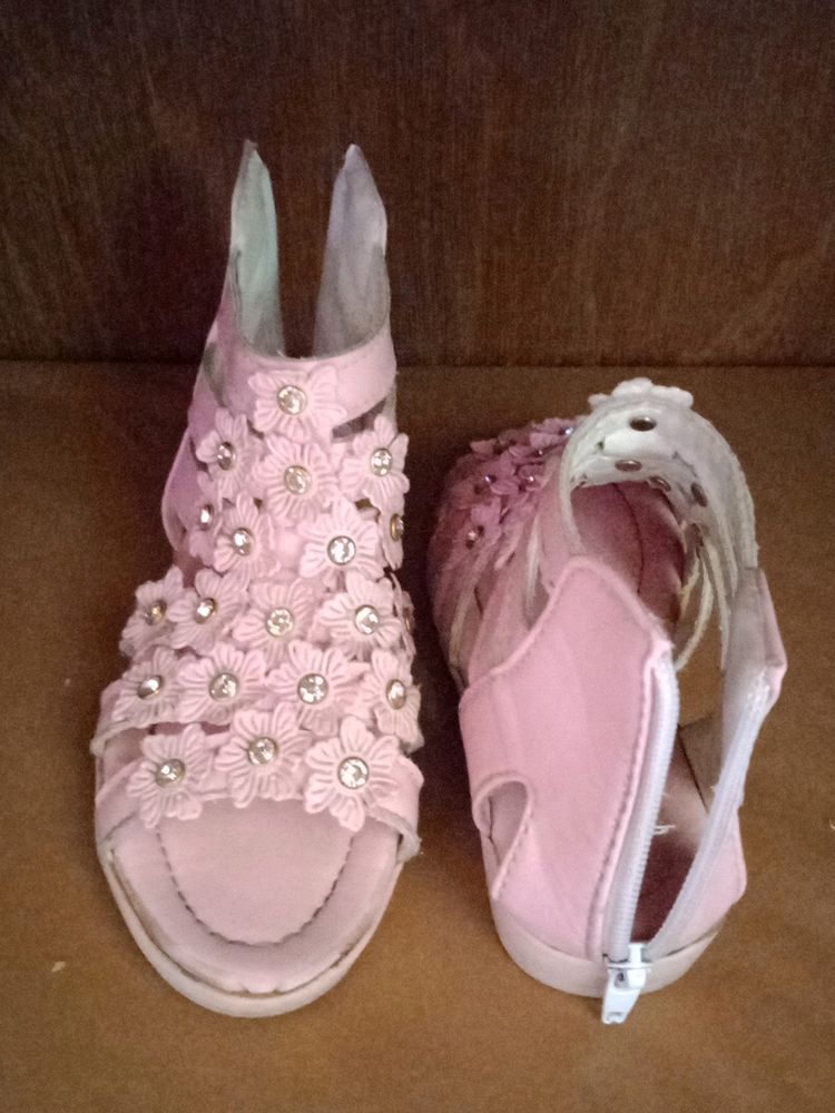 Pink flower foot wear