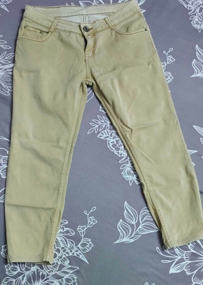 Beige Cropped Jeans