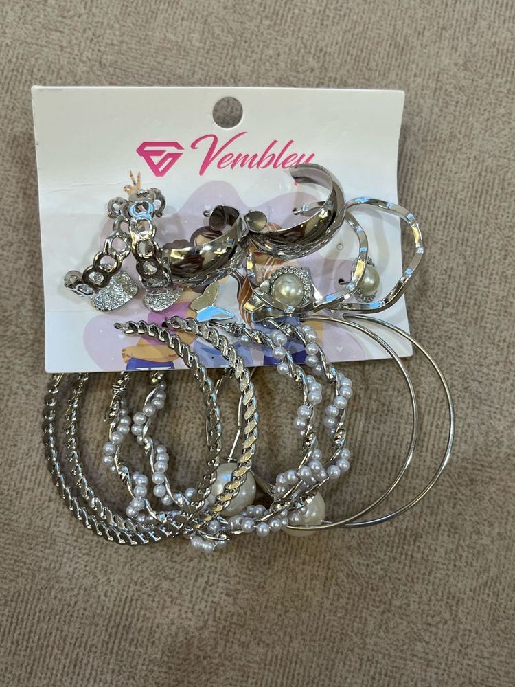 Vembley Earring Set