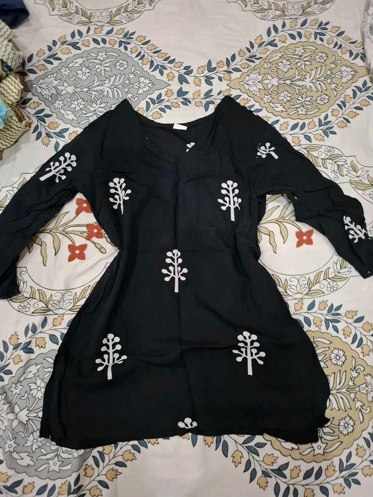 Black Short kurti (new)