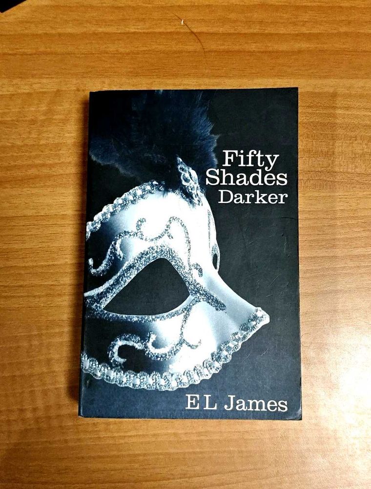 Fifty Shades : Darker ( James , E  L)