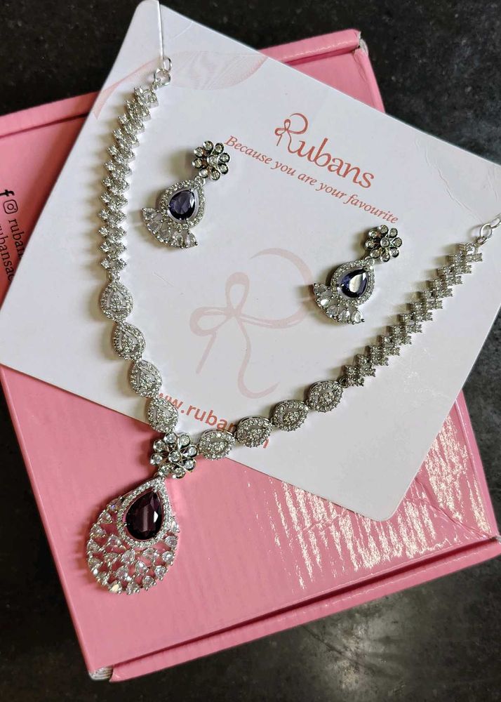 price drop 💥Rubans Necklace and Earring Set