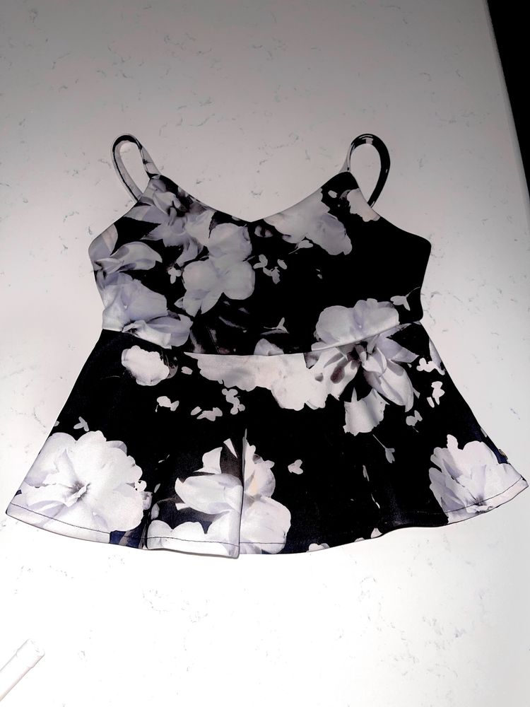 Spaghetti Back &amp; White Crop Top Floral Design