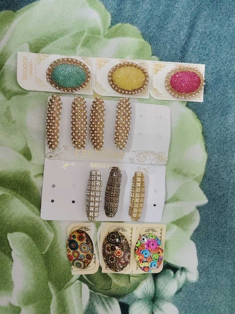 Assorted Brooch Set