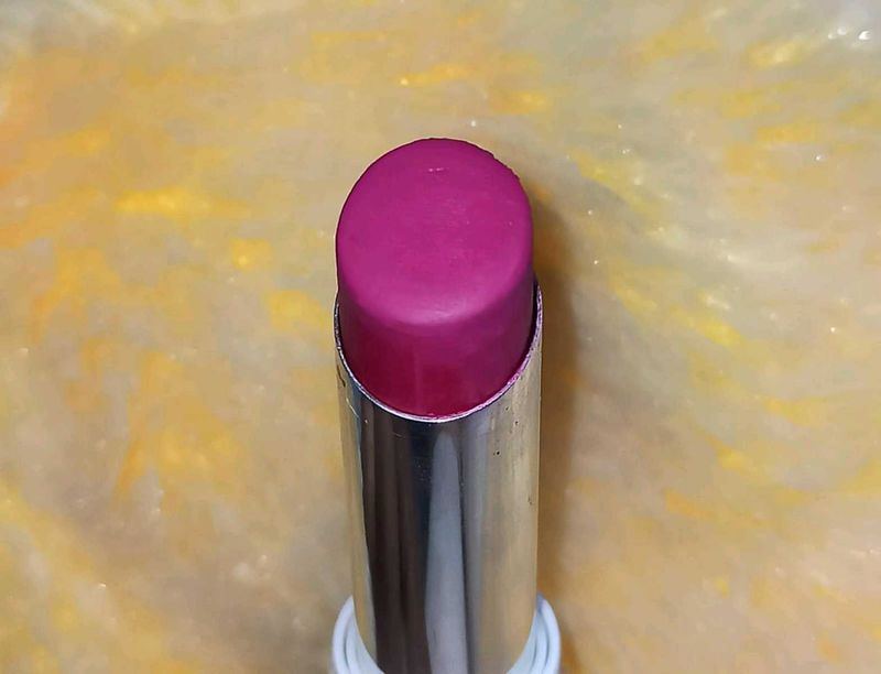 mamaearth Vibrant Pink Lipstick