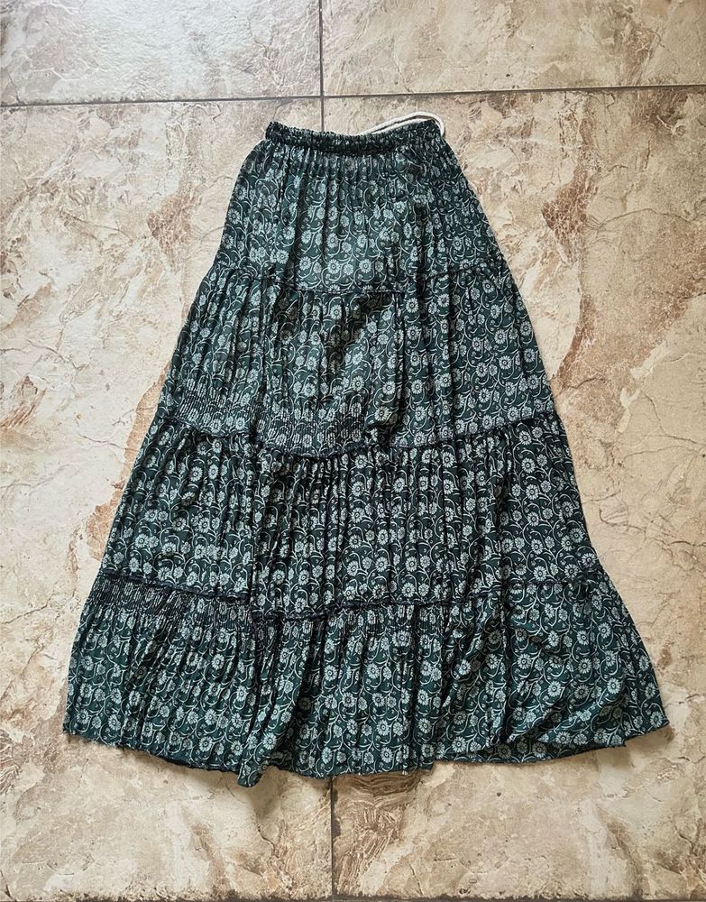 Flowy Floral Print Maxi Skirt