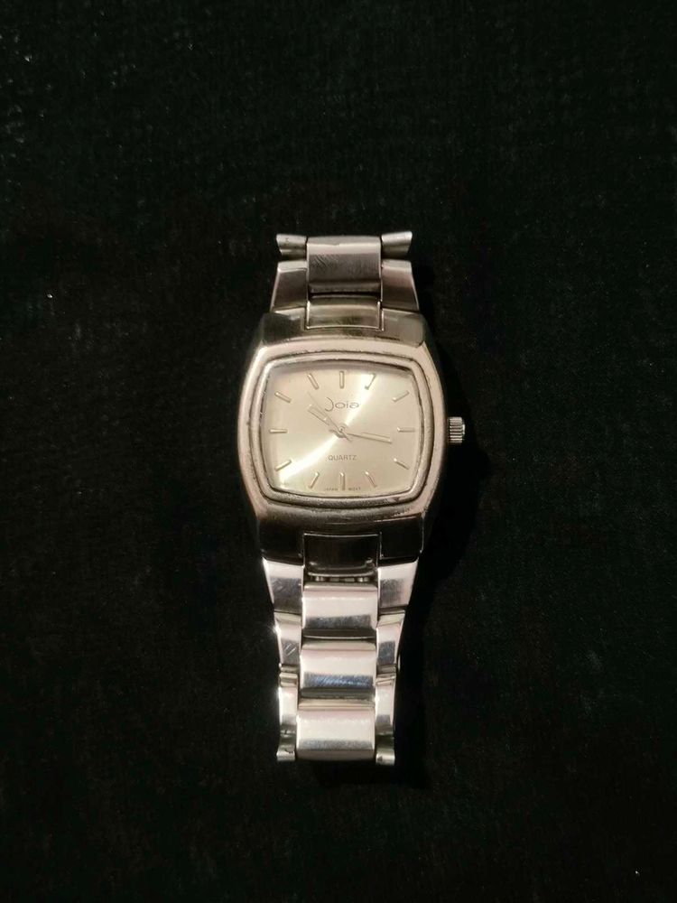 Jolt Quartz Watch