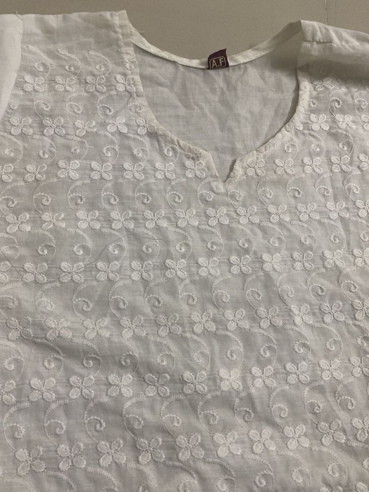 Elegant White Embroidered Kurta