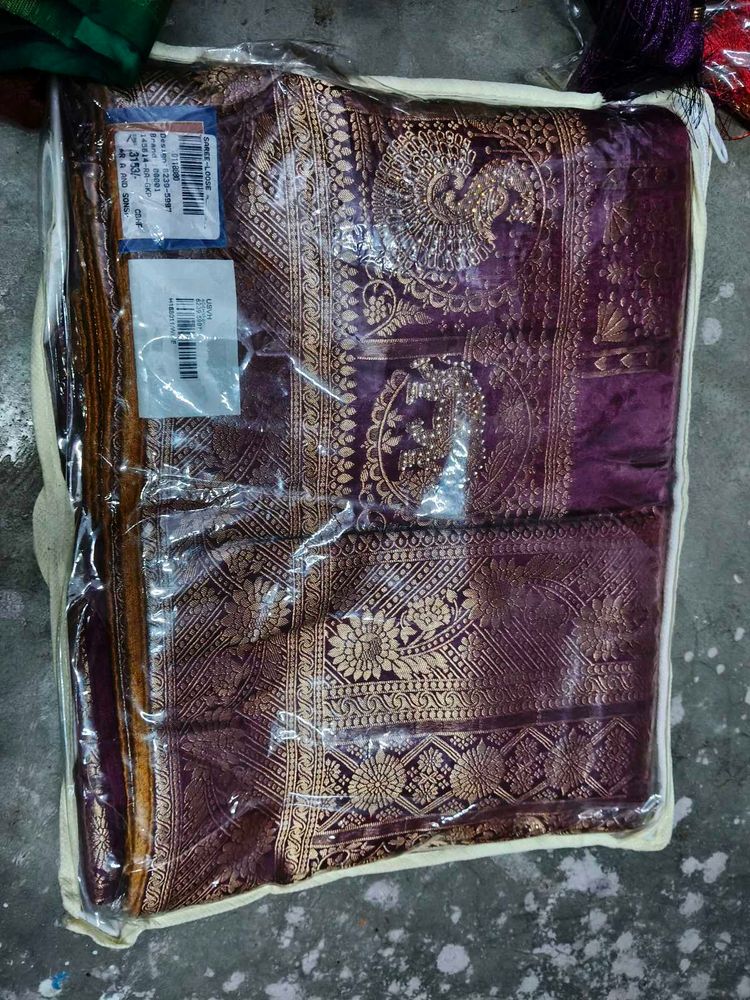 Elegant Silk Saree with Peacock Motif