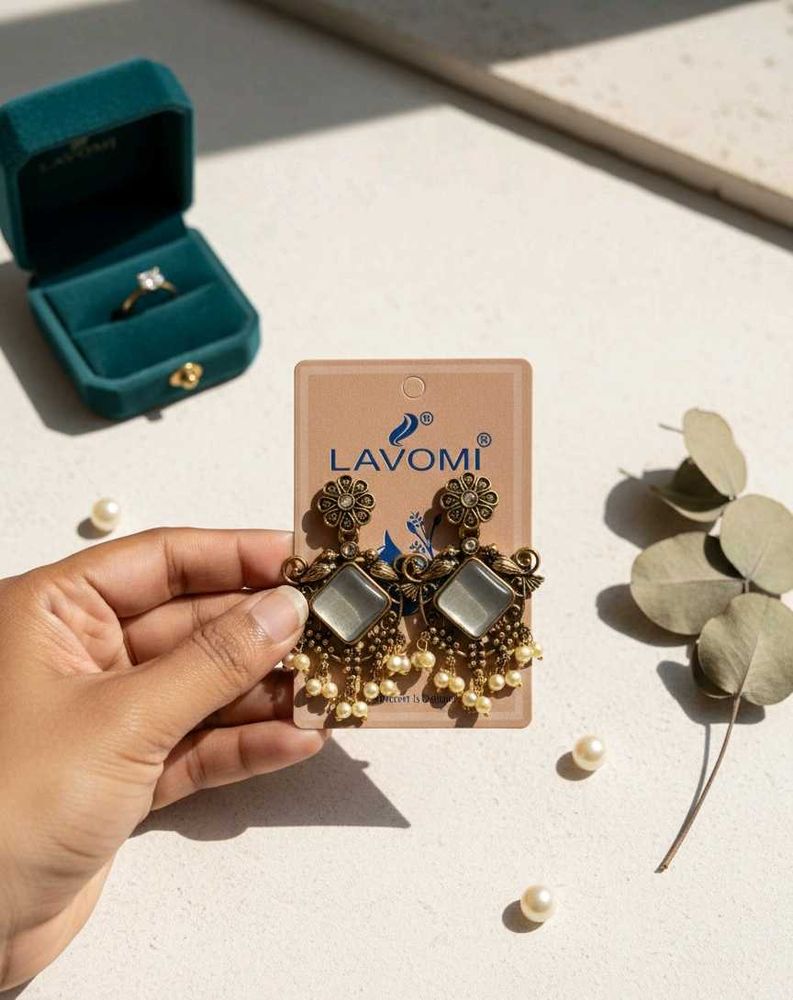 Lavomi Antique Earrings ✨🤎