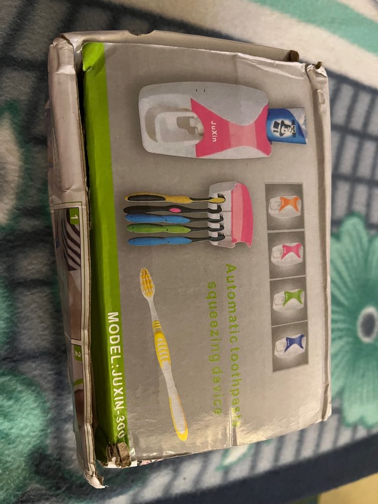 Brush And Automatic Toothpaste Device