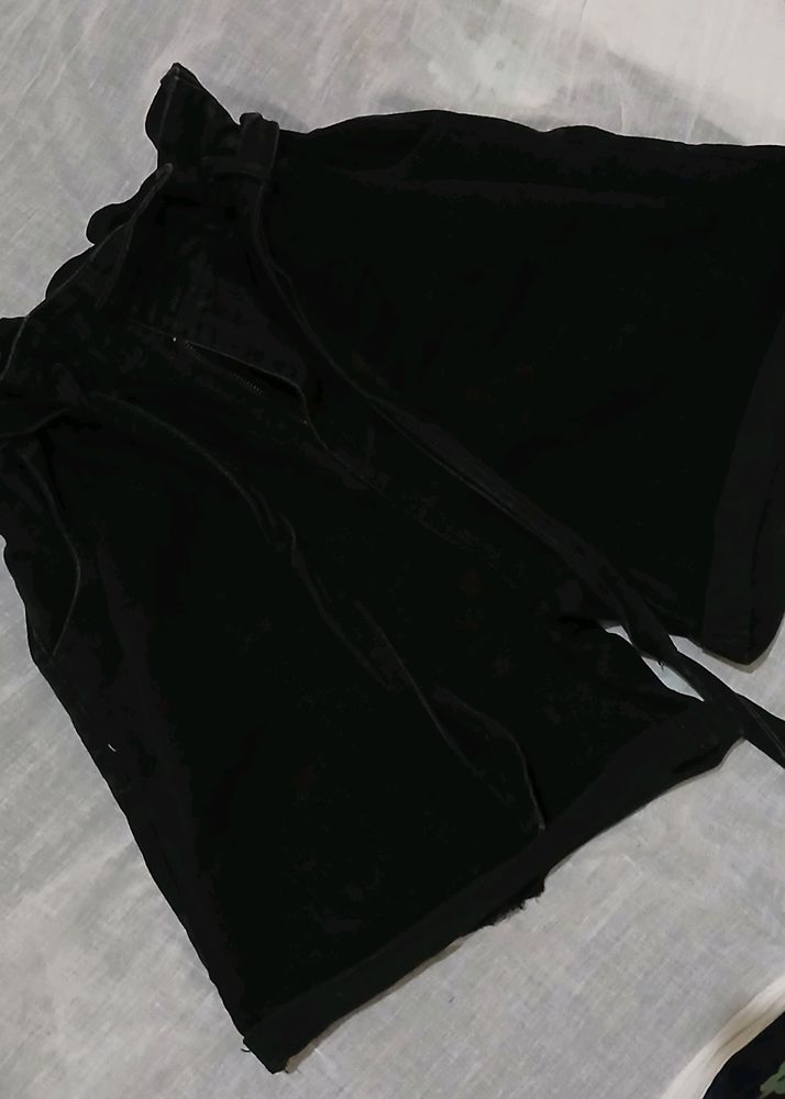 Wavelength Paperbag Black Shorts