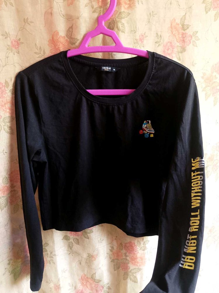Black Roller Skate Long Sleeve Crop Top