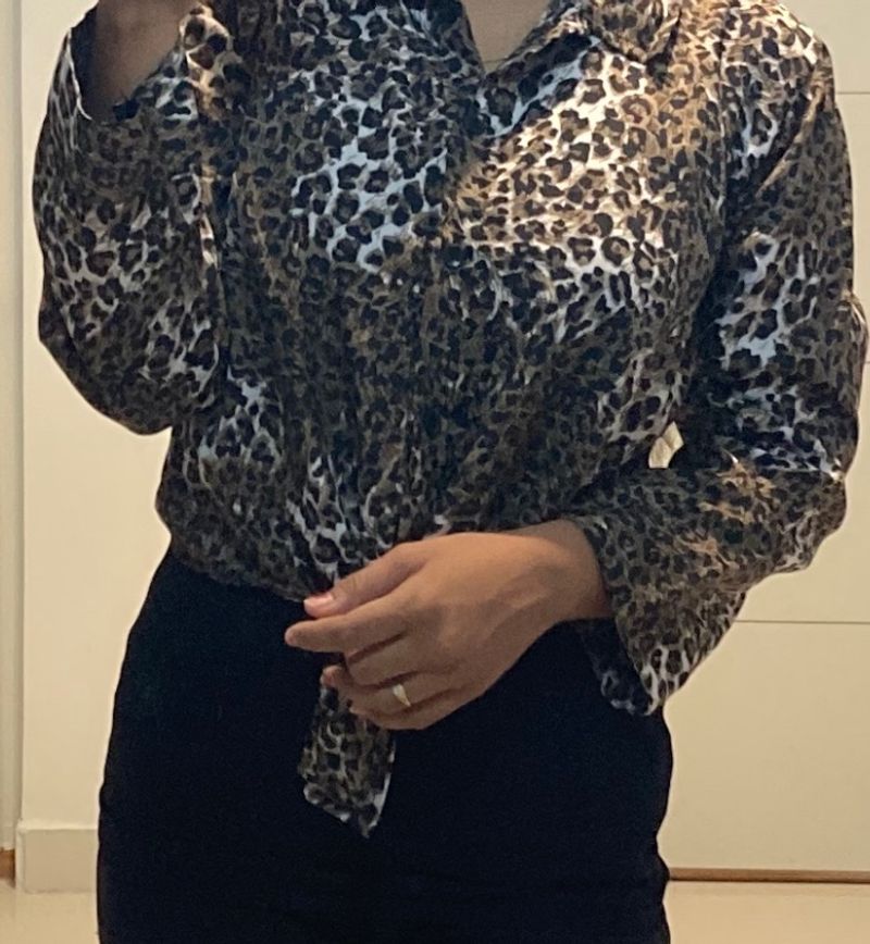 Stylish Leopard Print Tie-Front Shirt