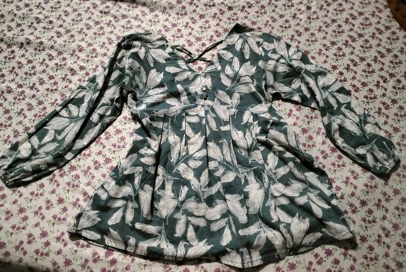 Chic Leaf Print Tunic Top