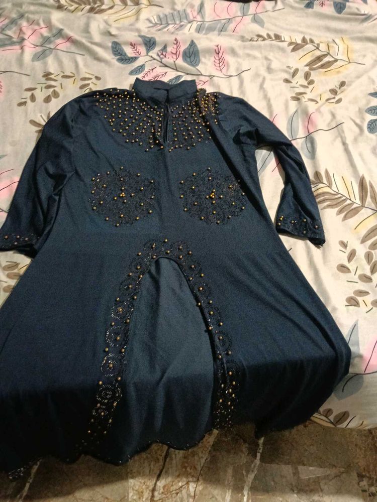 little Abaya with 4 scaff